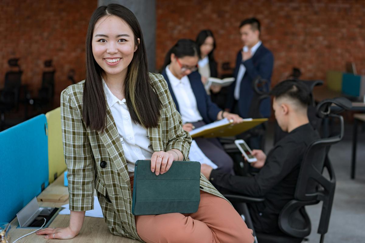 Comunidade Qualifica WhatsApp, aprendizado interativo, desenvolvimento profissional, suporte contínuo, dicas de cursos personalizadas, influência na criação de cursos, acesso prioritário a cursos